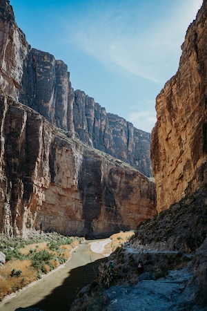 река в каньоне, горный пейзаж