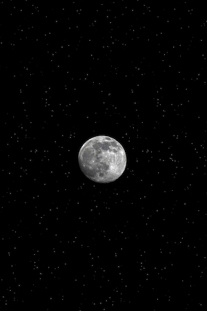 луна, планета на черном фоне 