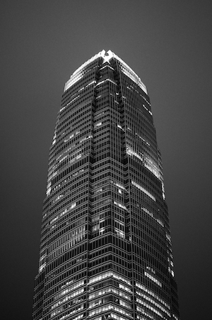 Гонконгский небоскреб, с которого однажды спрыгнул Бэтмен, Архитектура, Небоскребы
