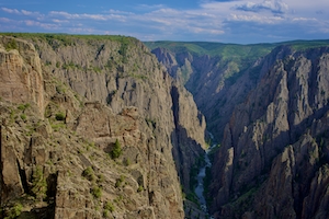 река в каньоне, горный пейзаж