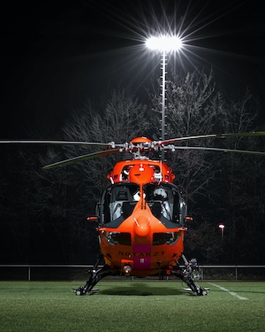 Оранжевый спасательный вертолет
