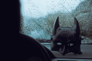 Бэтмен в машине