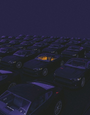 черные машины на парковке ночью 